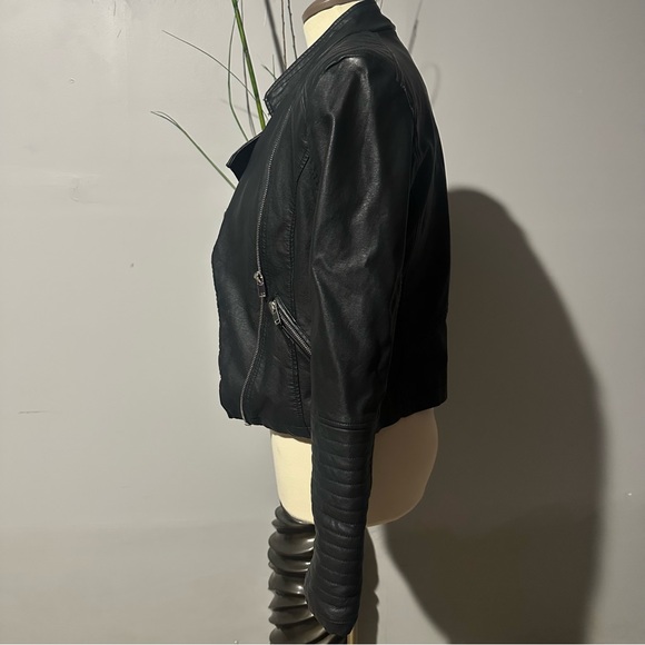 Black Women's Leather Jacket - Picture 3 of 3